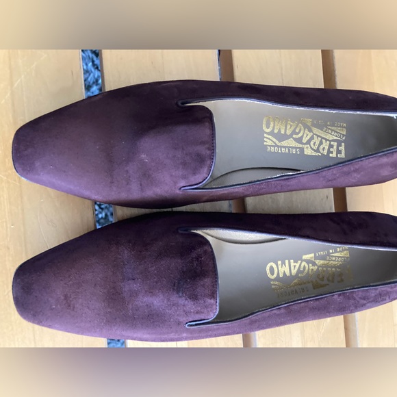 Salvatore Ferragamo Women's 7.5 Velvet - Picture 6 of 8
